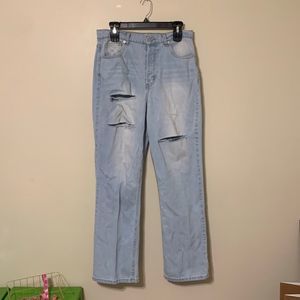 Forever 21 Waist 30 Light Wash Distressed Mom Jeans